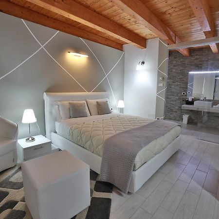 Villa Giulia Del Cavaliere Кастровилари Екстериор снимка