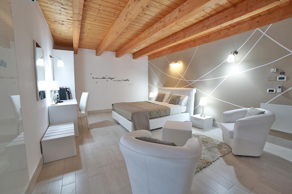 Villa Giulia Del Cavaliere Кастровилари Екстериор снимка